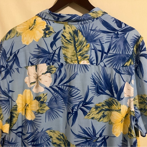 Southern Lady Women's Blue Floral Short Sleeve Button Up Hawaiian Shirt Size 1X - Picture 6 of 8